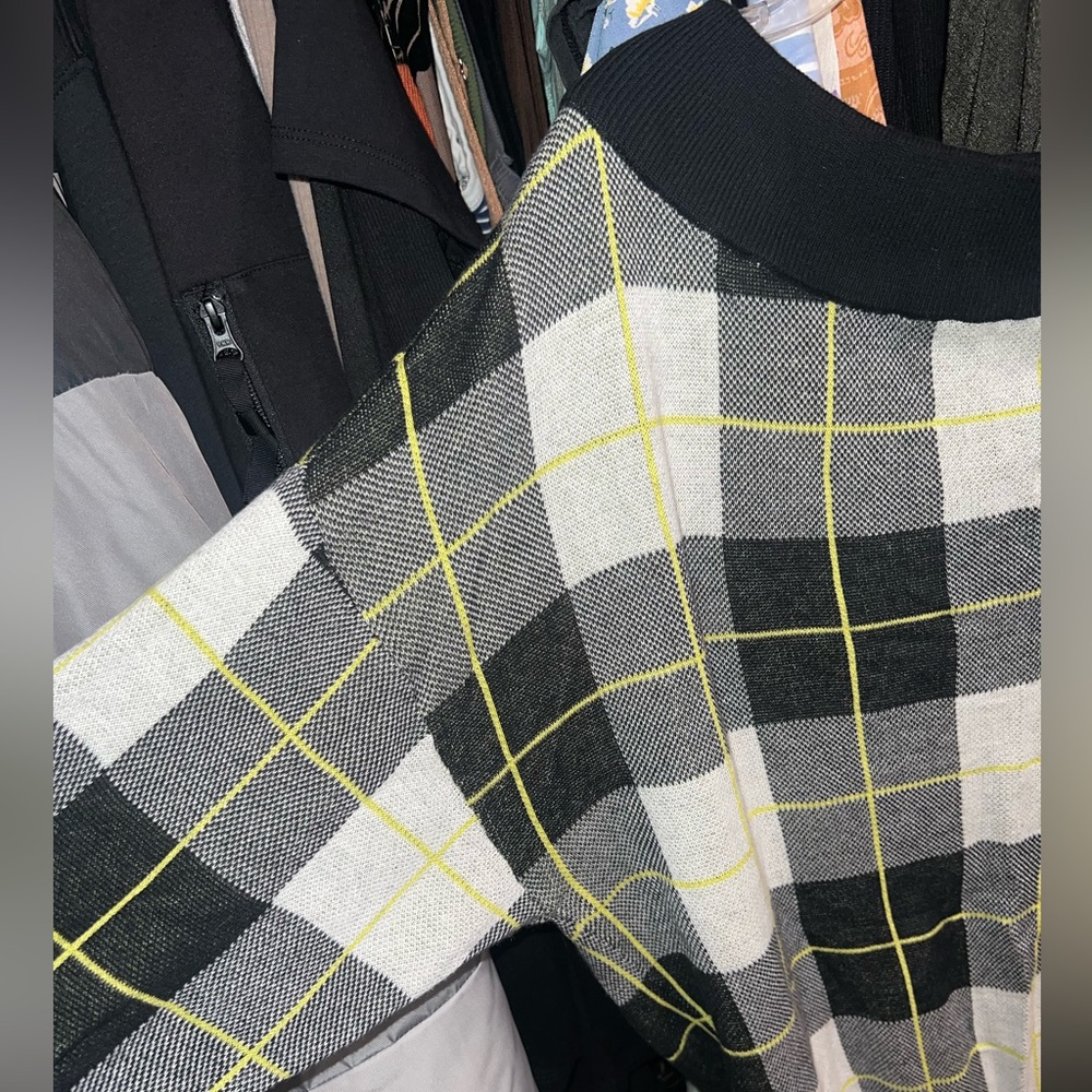 NWT Express knit sweater - Picture 2 of 4